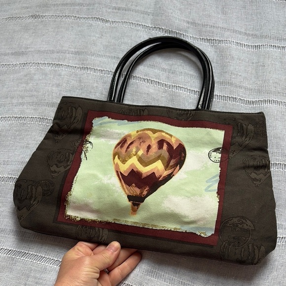 Novelty Brown Handbag with Hot Air Balloon Design - Picture 6 of 13